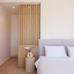 Lilium Iii - Panoramic View Over Psarou Bay!